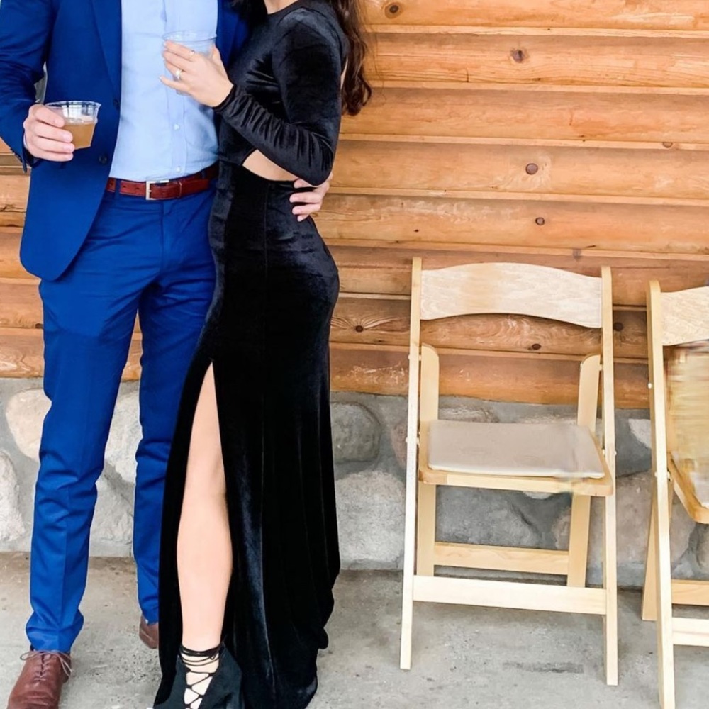 Black velvet long sleeve backless maxi